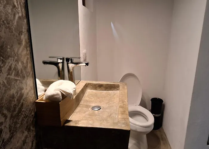 Nomadas 5 Bdrs With Private Pool 2Nd Line To Beach